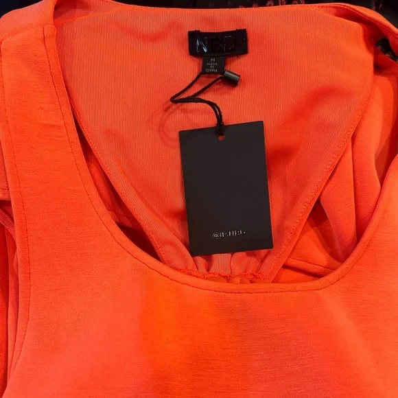NWT NBD - Adilia - Midi Dress in Red Orange Sz: M - Picture 4 of 6
